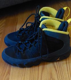 JORDAN RETRO 9