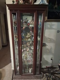 Beautiful hutch carrier with many beautiful.Well art are things