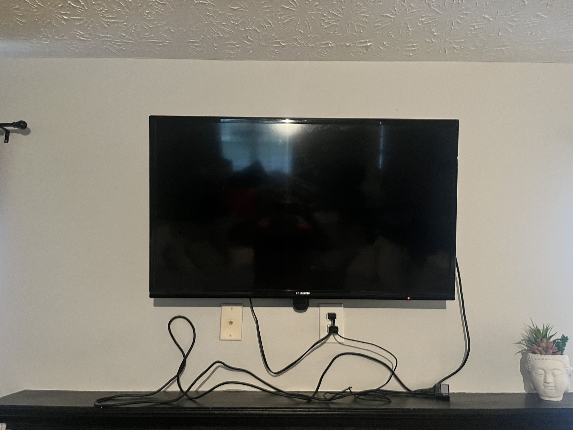 35 Inch Tv