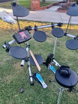 Yamaha Electronic Drum Kit with Accessories