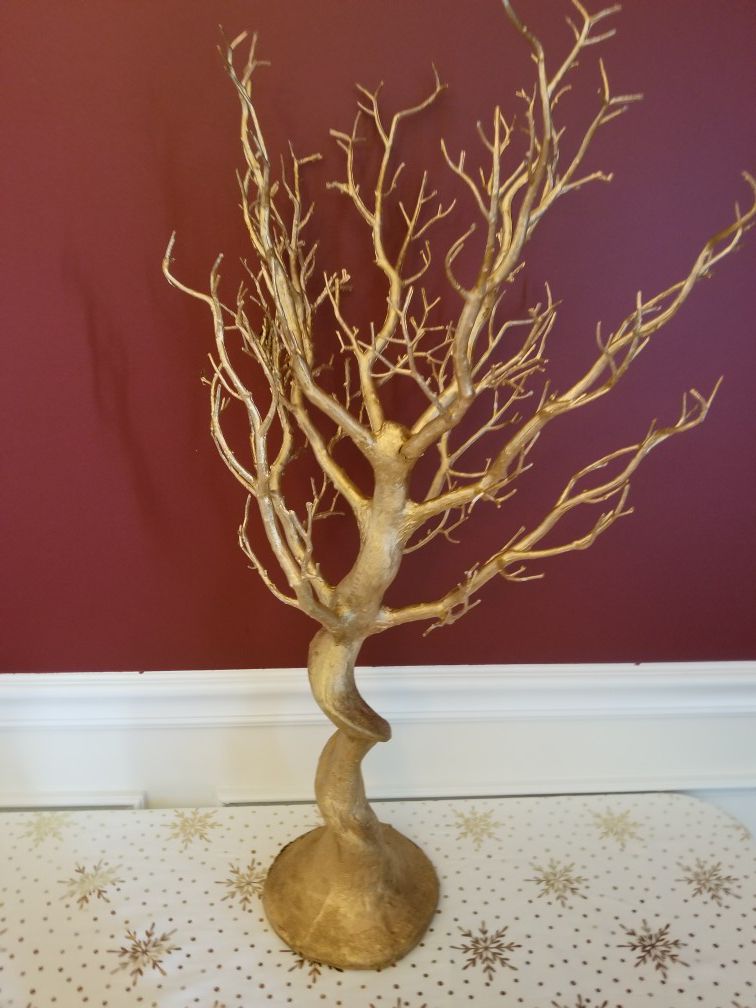 Gold Tree Centerpiece with Acrylic Beads