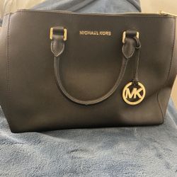 MK PURSE
