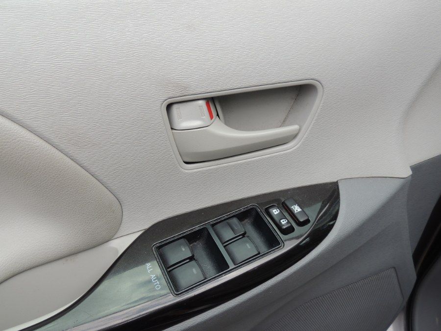 2014 Toyota Sienna