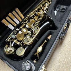 ITALY Nice Black Alto Saxophone with New Reeds Sounds Great $350 Firm