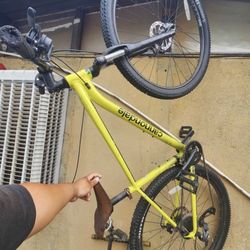 Cannondale Mountain Bike 