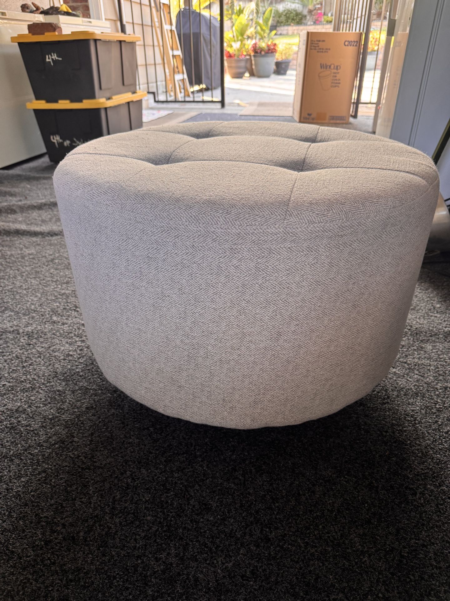 Swivel Ottoman/coffee Table
