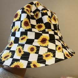 Bucket Hat 