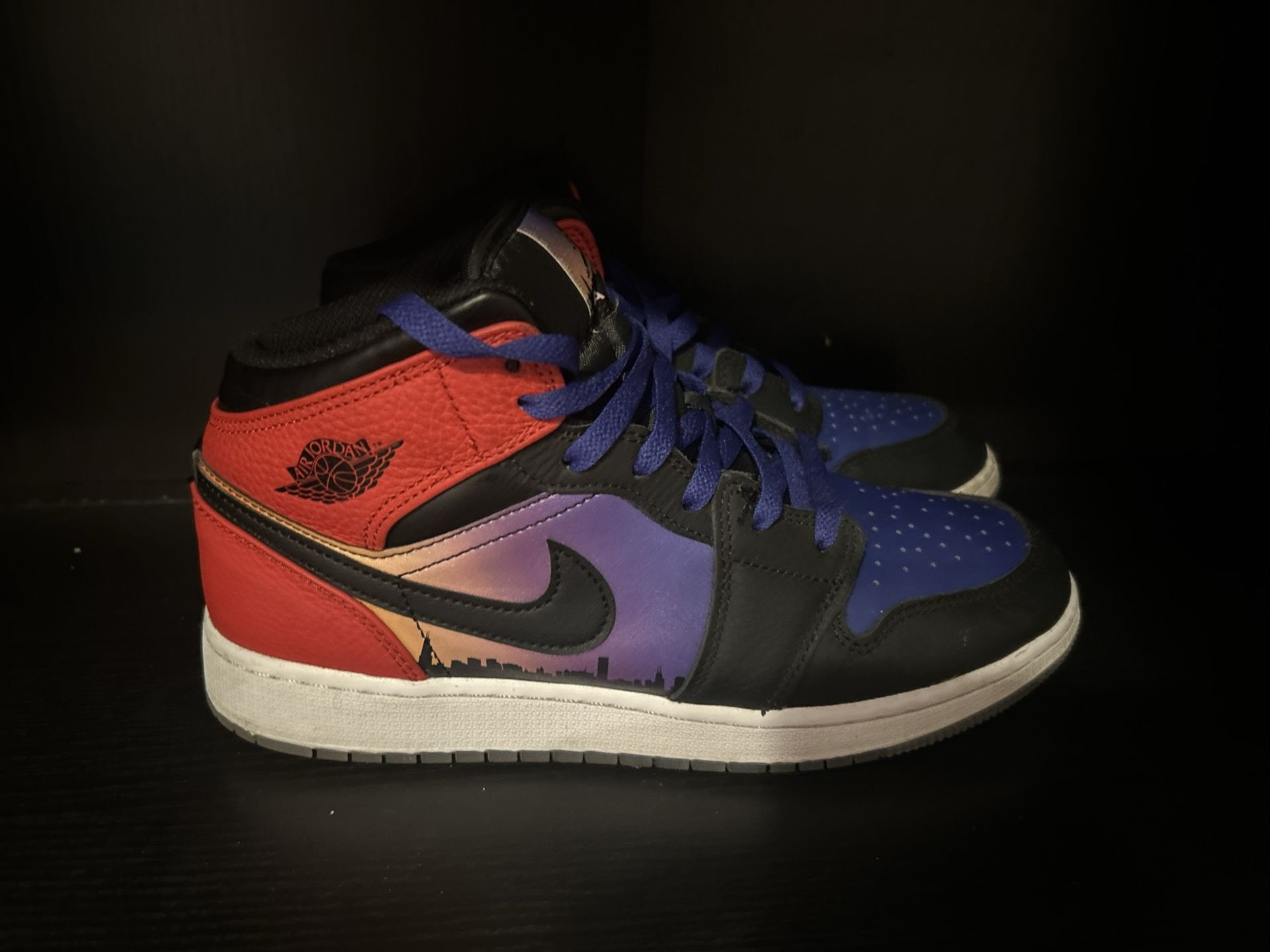 US Size 7 Jordan 1 Mid Skyline