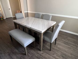 Macy’s dining table set with 4 chairs and bench