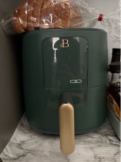 Beautiful 6QT Air Fryer by Drew Barrymore – Sage Green