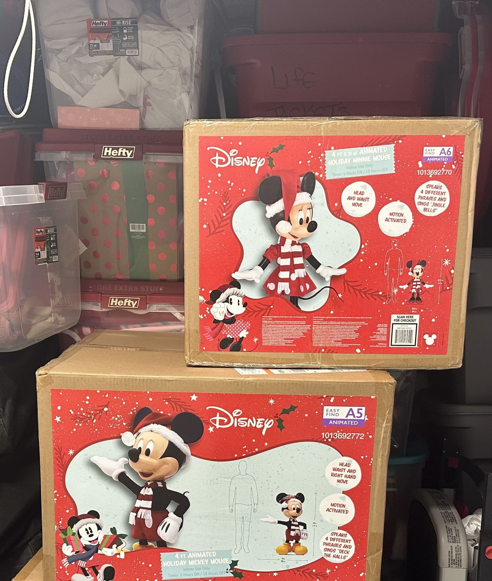 Micky & Minnie holiday Christmas decor