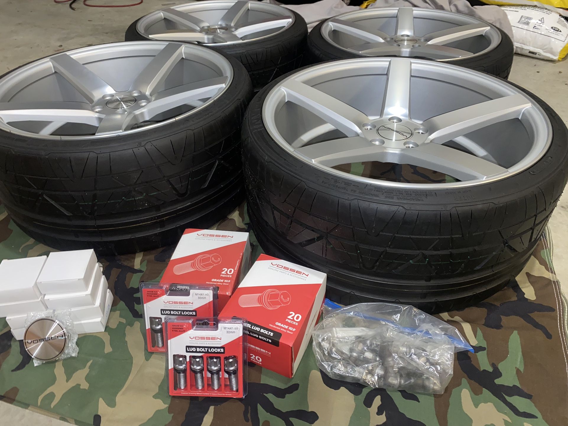 Vossen Car Rims/Set READ DISCRIPTION