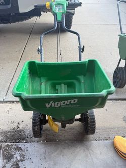 Vigoro 15,000 sq. ft. Broadcast Spreader designed for lawn care