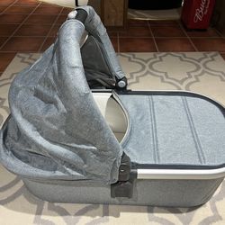 Uppa baby Bassinet for the vista system