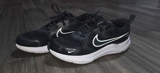 Nike Shoes size 3.5 Youth