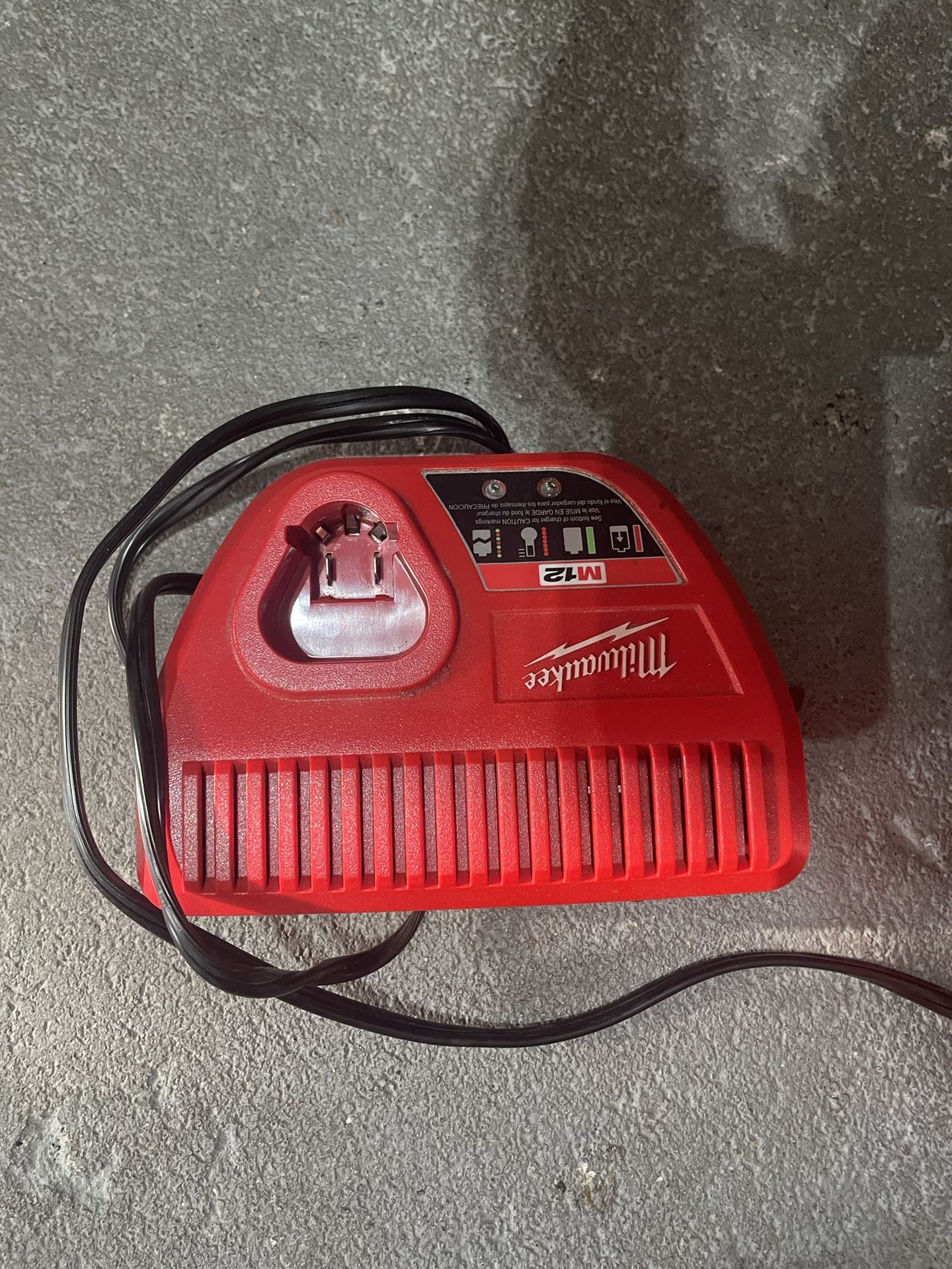 Milwaukee M12 Charger