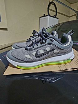 Nike air men size 10