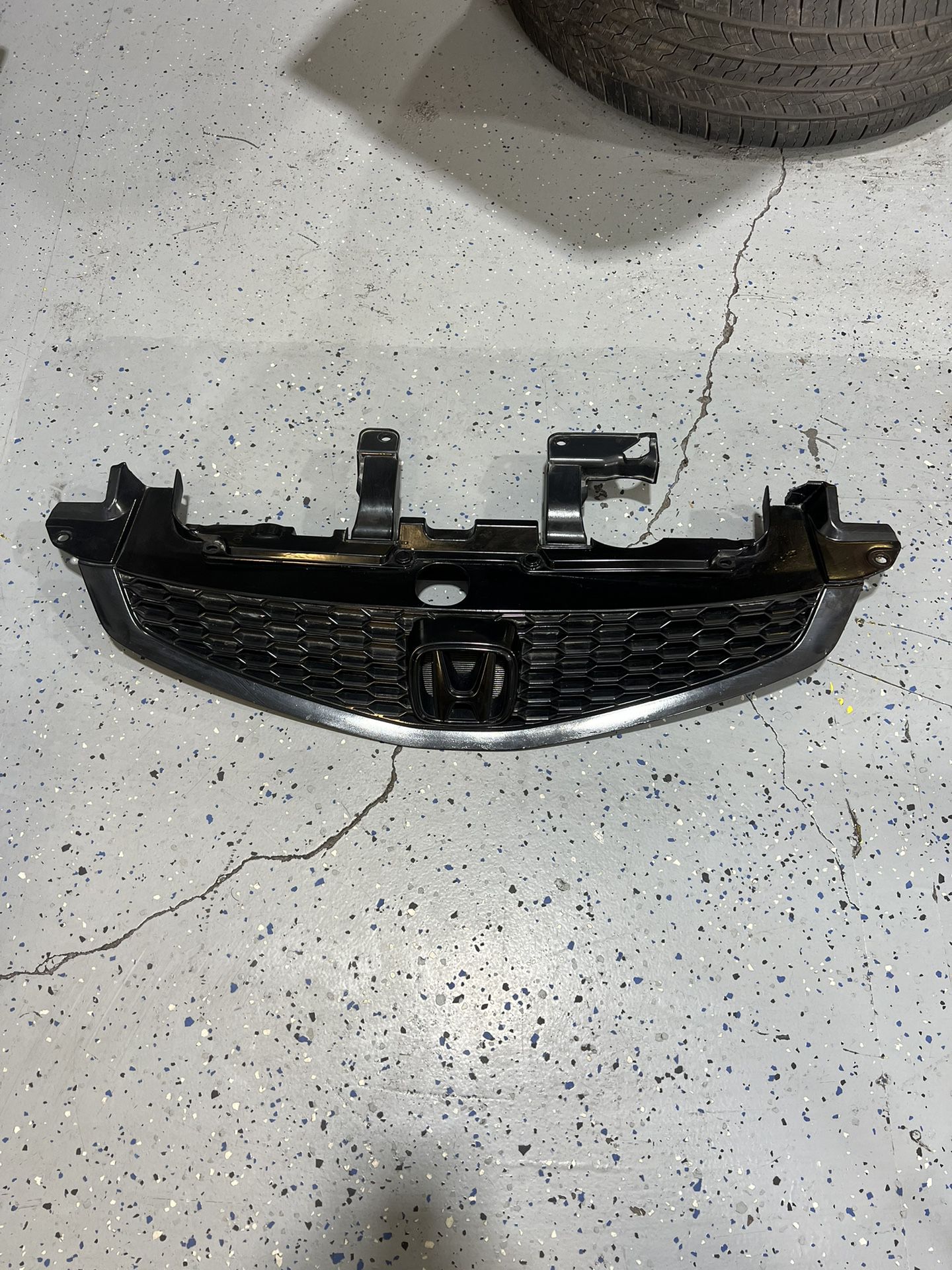 2broken clips 2013 2014 2015 HONDA CIVIC COUPE FRONT BUMPER GRILLE OEM AX65468