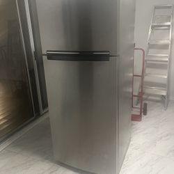 Whirlpool Refrigerator 