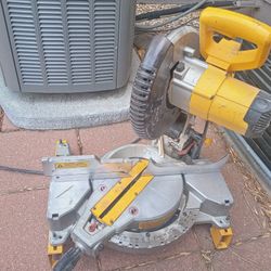 DeWalt Miter Saw With Stand