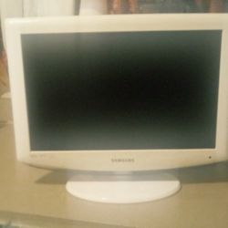 19 INCH SAMSUNG.  TV AND.  COMPUTER. MONITOR