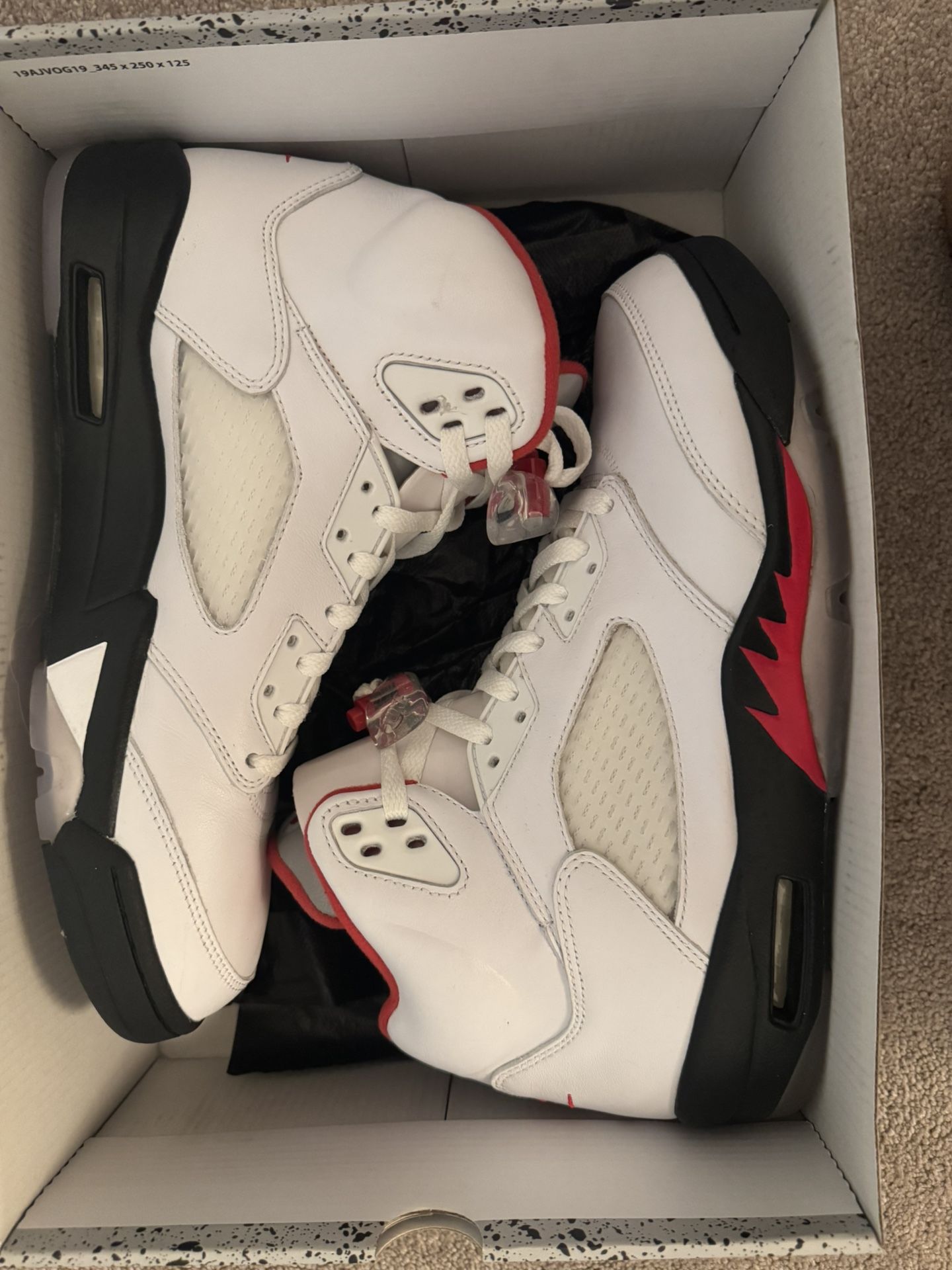 Jordan 5 Fire Red (2020)