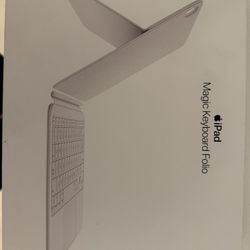 iPad Magic Keyboard Folio with Clear Case