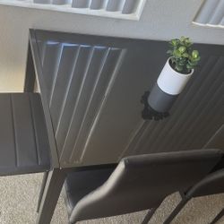 Dining table With 4 Chairs