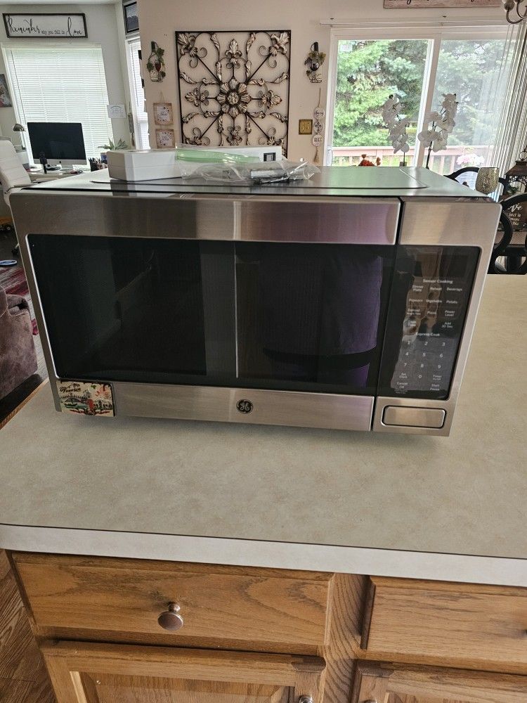 Ge Big Like New Microwave