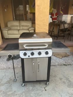 Char-Broil Performance Series 4-Burner Liquid Propane Gas Grill