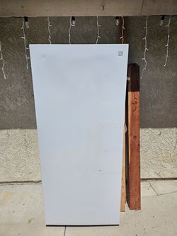 Upright Freezer (READ DESCRIPTION)