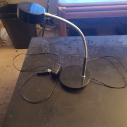 Gooseneck desk lamp