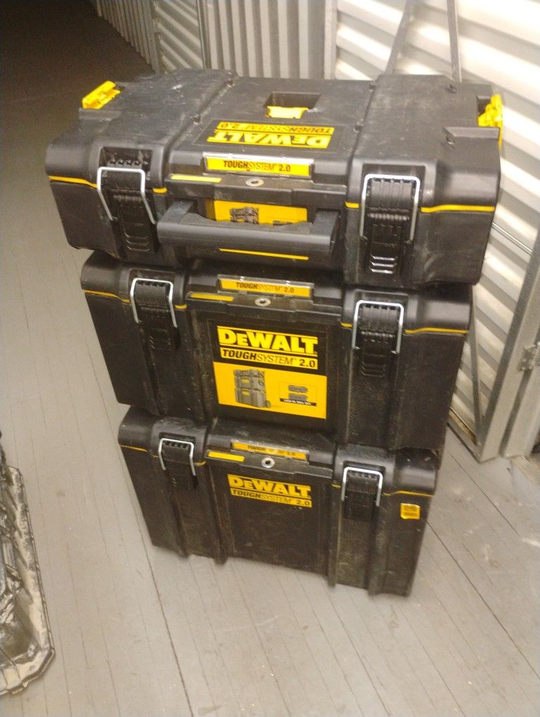DeWalt Tough System 2.0 Stackable Toolbox