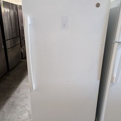 GE FUF17DLRWW
33 Inch Upright Freezer