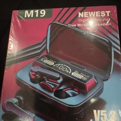 M19 Bluetooth Earbuds With Charging Case
