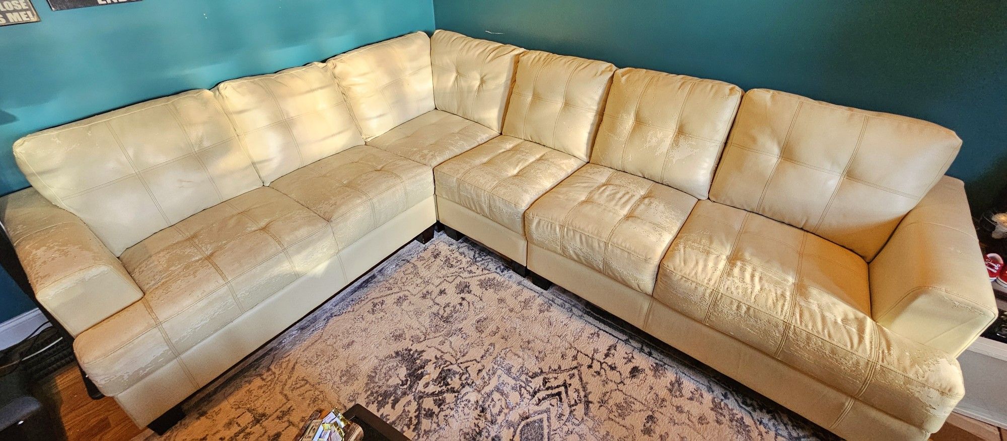 *** Free Sectional Sofa ***