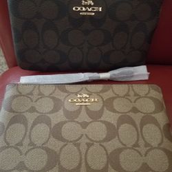 Coach Large Zip Wrislet 