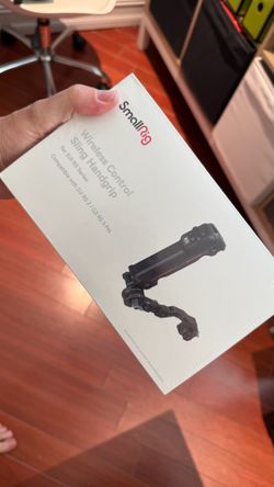 SmallRig wireless control sling handgrip