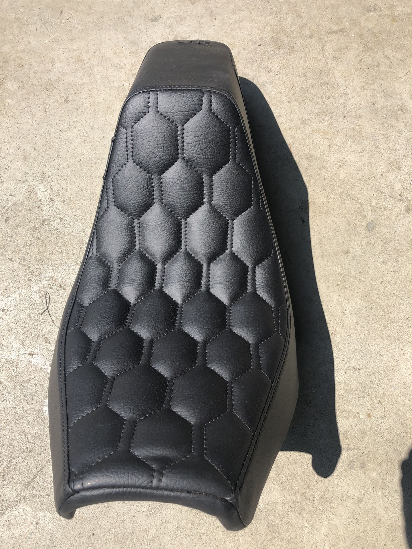 18’/19’ Softail Fat Bob seat BRAND NEW 300.00 o.b.o