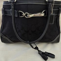 
Coach Signature Black Hampton Belted bag