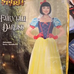 Snow White Halloween Costume NEW SEE Pictures 