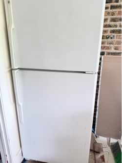 GE Refrigerator / Freezer – Clean & Working – $225 OBO
