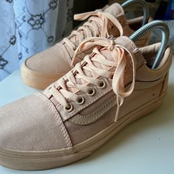 Vans Shoes  Men’s Siz (6.5). Women (8)