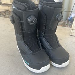 thirty two women’s snowboard boots
