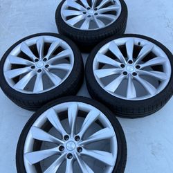 21” Tesla Turbine Rims With Continental Tires