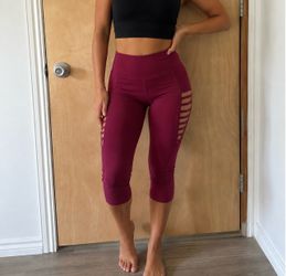 Burgundy Capri Leggings