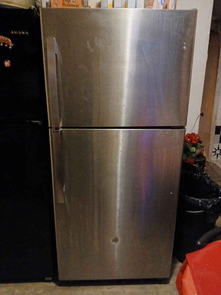 Refrigerator For Sale 