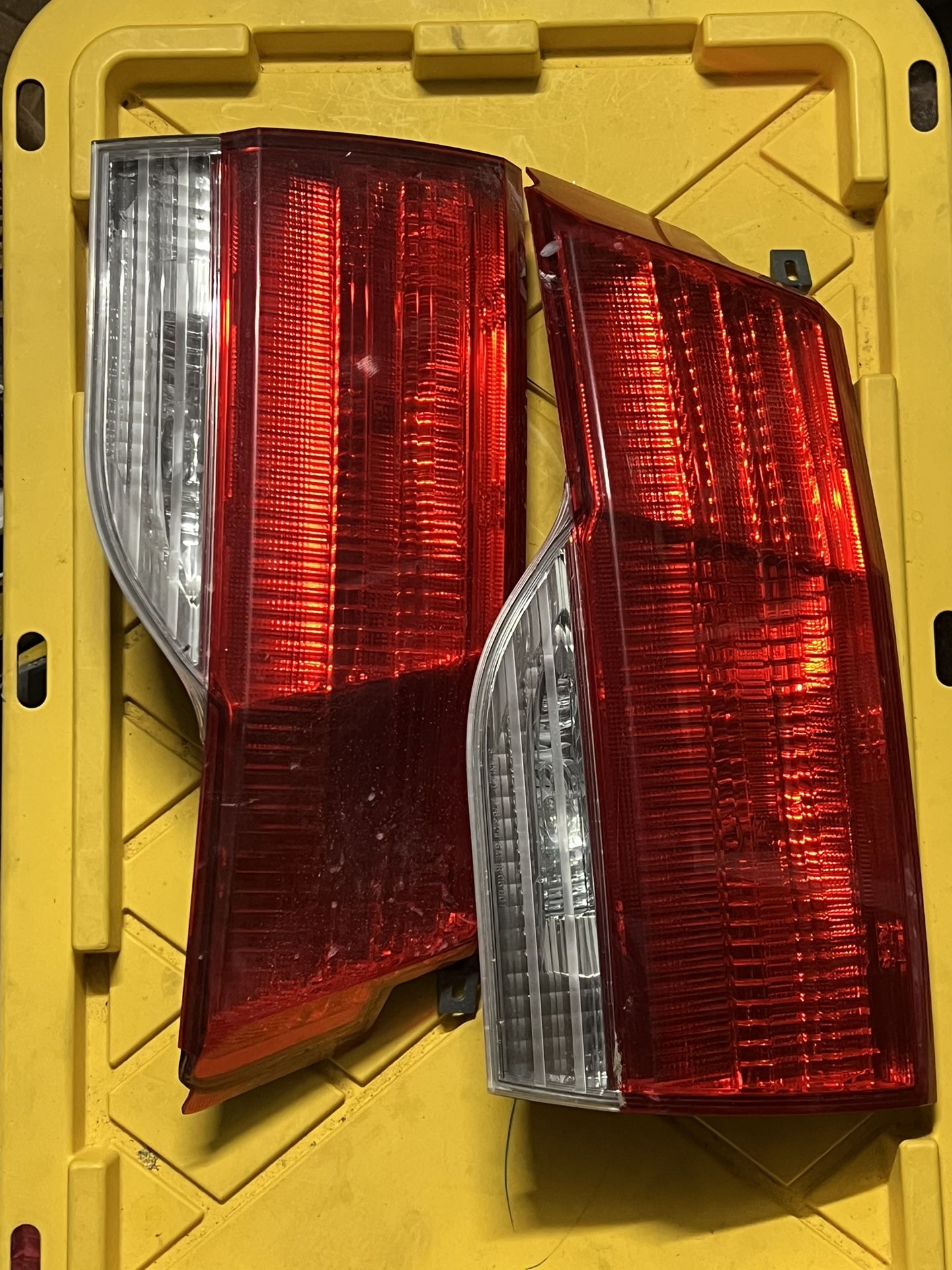 08-10 Odyssey Tailgate Lights 