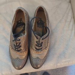 Crown Vintage 2-tone Wingtip Laceup Heels