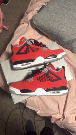 Red Jordan 4